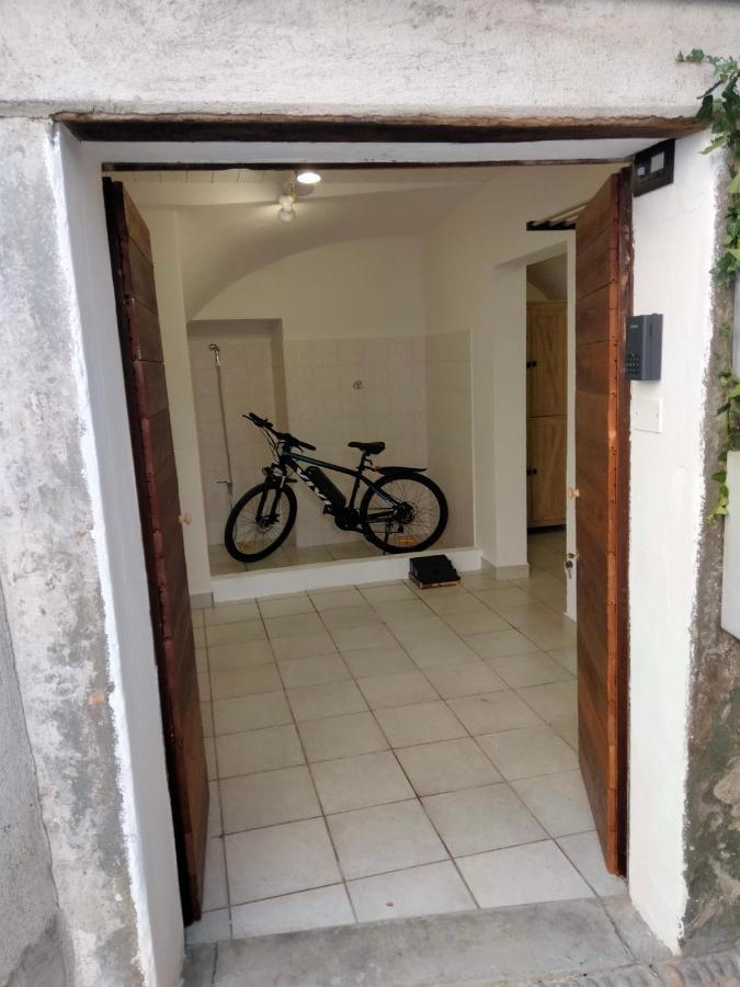 Casa Storta - Cycle Garage Con Biciclette Villa Pisogne Exterior photo